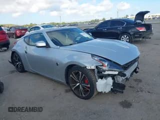 ✅ 2020 Nissan 370Z Sport Touring • VIN: JN1AZ4EH2LM821391 • Lot: 41441595. Wystawiony na IAAI z przebiegiem 31 726 mil. Bezpłatny archiwum sprzedaży aukcyjnych z USA i szczegółowy raport historii pojazdu na DreamBid. Zdjęcie 1.