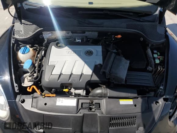 ✅ 2014 Volkswagen Beetle 2.0L TDI w/Sun/Sound/Nav • VIN: 3VWJL7AT6EM646352 • Лот: 59969245. Опубликован ранее на Copart с пробегом 71 078 миль. Бесплатный доступ к архиву аукционных продаж из США и подробный отчёт об истории автомобиля на DreamBid. Изображение 11.