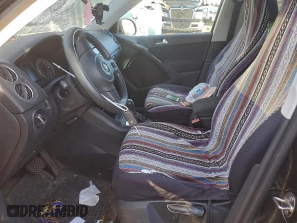 ✅ 2012 Volkswagen Tiguan S • VIN: WVGAV7AX7CW527105 • Lot: 92759705. Listed on Copart with 138,079 mi. Free auction sales archive from the USA and detailed vehicle history report at DreamBid. Image 7.