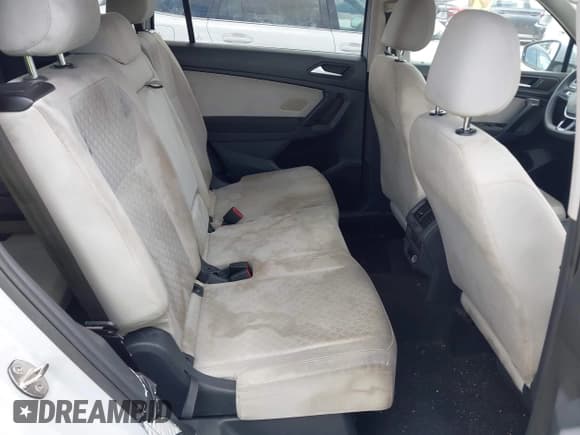 ✅ 2019 Volkswagen Tiguan S • VIN: 3VV1B7AX7KM006382 • Lot: 42730006. Listed on IAAI with 83,878 mi. Free auction sales archive from the USA and detailed vehicle history report at DreamBid. Image 8.