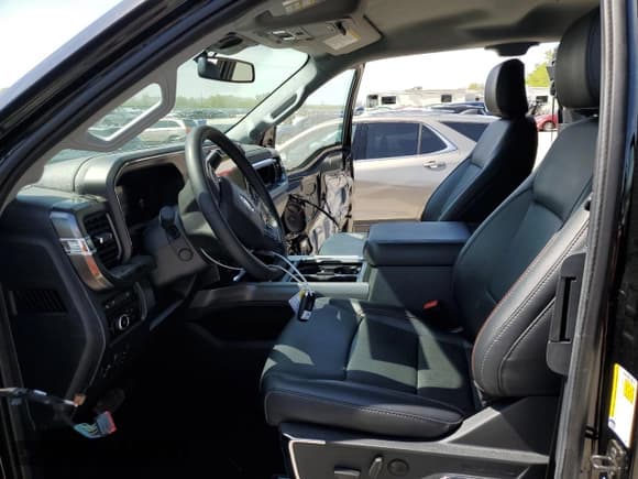 ✅ 2024 Ford F-250 • VIN: 1FT8X2BM7REF40276 • Lot: 50909225. Listed on Copart with 4,909 mi. Free auction sales archive from the USA and detailed vehicle history report at DreamBid. Image 7.