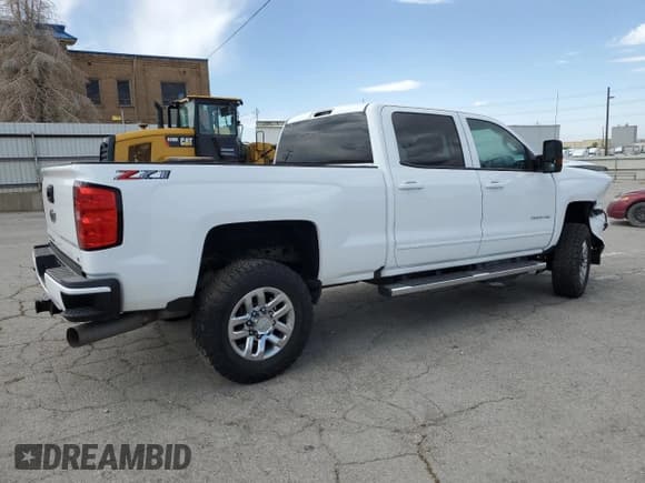 ✅ 2018 Chevrolet Silverado 2500HD LT • VIN: 1GC1KVEY8JF184452 • Lot: 65403715. Listed on Copart with 81,105 mi. Free auction sales archive from the USA and detailed vehicle history report at DreamBid. Image 3.