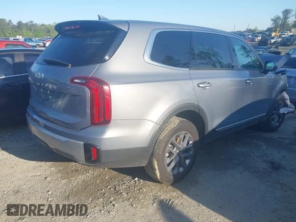 ✅ 2023 Kia Telluride LX • VIN: 5XYP24GC9PG385109 • Lot: 41956214. Listed on IAAI with 40,923 mi. Free auction sales archive from the USA and detailed vehicle history report at DreamBid. Image 4.