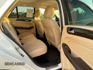 ✅ 2019 Mercedes-Benz GLE 400 • VIN: 4JGDA5GB8KB211470 • Lot: 92734825. Wystawiony na Copart z przebiegiem 110 004 mil. Bezpłatny archiwum sprzedaży aukcyjnych z USA i szczegółowy raport historii pojazdu na DreamBid. Zdjęcie 6.