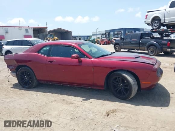 ✅ 2017 Dodge Challenger SXT • VIN: 2C3CDZAGXHH640987 • Lot: 42462976. Listed on IAAI with 146,943 mi. Free auction sales archive from the USA and detailed vehicle history report at DreamBid. Image 14.