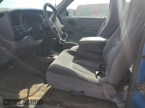 1998 Dodge Dakota SLT z VIN 1B7GG22X9WS546518, wystawiony jako Copart lot #70364105 z przebiegiem 144 184 mil mil oraz Szkoda całkowita • Salvage title. Historia ofert i sprzedaży dostępna na DreamBid. Obrazek 7.