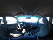 ✅ 2015 Toyota Tacoma PreRunner • VIN: 5TFKU4HN1FX007298 • Lot: 43449436. Wystawiony na IAAI z przebiegiem 230 810 mil. Bezpłatny archiwum sprzedaży aukcyjnych z USA i szczegółowy raport historii pojazdu na DreamBid. Zdjęcie 18.