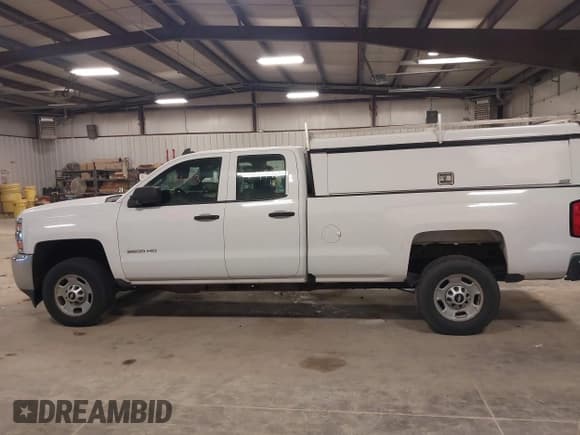 ✅ 2017 Chevrolet Silverado 2500HD Work Truck • VIN: 1GC2CUEG1HZ304992 • Lot: 42116602. Wystawiony na IAAI z przebiegiem 261 765 mil. Bezpłatny archiwum sprzedaży aukcyjnych z USA i szczegółowy raport historii pojazdu na DreamBid. Zdjęcie 14.