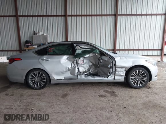 ✅ 2015 Hyundai Genesis 3.8L • VIN: KMHGN4JE2FU076883 • Lot: 41460390. Wystawiony na IAAI z przebiegiem 90 957 mil. Bezpłatny archiwum sprzedaży aukcyjnych z USA i szczegółowy raport historii pojazdu na DreamBid. Zdjęcie 13.