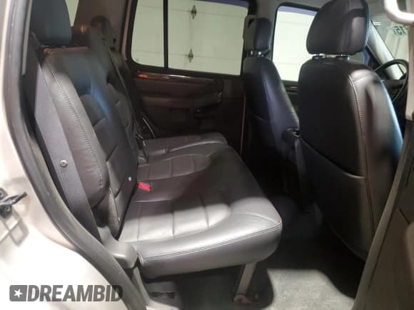 ✅ 2005 Ford Explorer Limited • VIN: 1FMZU75K75UA24452 • Лот: 80117715. Опубликован ранее на Copart с пробегом 81 327 миль. Бесплатный доступ к архиву аукционных продаж из США и подробный отчёт об истории автомобиля на DreamBid. Изображение 11.