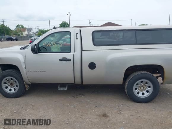 ✅ 2007 Chevrolet Silverado 1500 Work Truck • VIN: 1GCEC14C17E565233 • Лот: 42671178. Опубликован ранее на IAAI с пробегом 127 436 миль. Бесплатный доступ к архиву аукционных продаж из США и подробный отчёт об истории автомобиля на DreamBid. Изображение 14.
