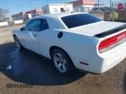✅ 2010 Dodge Challenger SE • VIN: 2B3CJ4DV0AH255284 • Lot: 41221686. Wystawiony na IAAI z przebiegiem Nie podano. Bezpłatny archiwum sprzedaży aukcyjnych z USA i szczegółowy raport historii pojazdu na DreamBid. Zdjęcie 3.