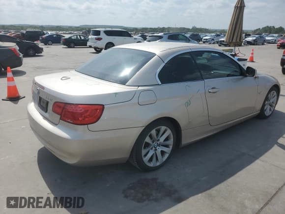 ✅ 2013 BMW 3 Series 328i • VIN: WBADW3C55DJ528123 • Lot: 60656504. Listed on Copart with 137,299 mi. Free auction sales archive from the USA and detailed vehicle history report at DreamBid. Image 3.