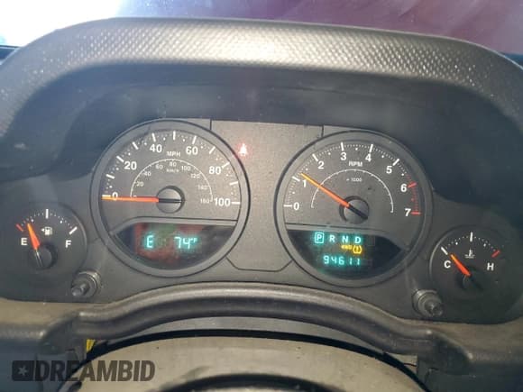 ✅ 2008 Jeep Wrangler X • VIN: 1J4FA24158L650646 • Lot: 87252525. Wystawiony na Copart z przebiegiem 94 611 mil. Bezpłatny archiwum sprzedaży aukcyjnych z USA i szczegółowy raport historii pojazdu na DreamBid. Zdjęcie 9.