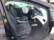 ✅ 2017 Chevrolet Bolt EV Premier • VIN: 1G1FX6S08H4147833 • Lot: 41341926. Wystawiony na IAAI z przebiegiem 85 405 mil. Bezpłatny archiwum sprzedaży aukcyjnych z USA i szczegółowy raport historii pojazdu na DreamBid. Zdjęcie 5.