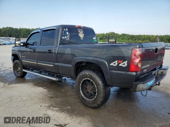 ✅ 2003 Chevrolet Silverado 2500HD LS • VIN: 1GCHK23U73F230630 • Lot: 71424155. Wystawiony na Copart z przebiegiem 255 470 mil. Bezpłatny archiwum sprzedaży aukcyjnych z USA i szczegółowy raport historii pojazdu na DreamBid. Zdjęcie 2.
