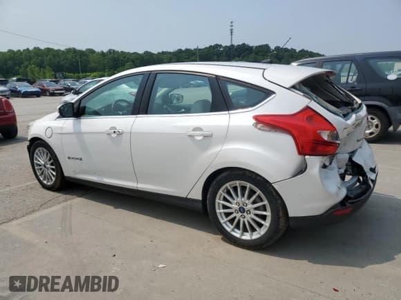 ✅ 2014 Ford Focus Electric • VIN: 1FADP3R49EL111887 • Лот: 57905435. Опубликован ранее на Copart с пробегом 87 815 миль. Бесплатный доступ к архиву аукционных продаж из США и подробный отчёт об истории автомобиля на DreamBid. Изображение 2.