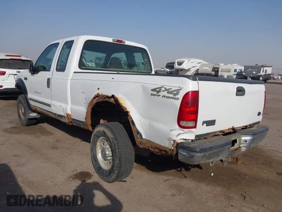 ✅ 2000 Ford F-250 XL • VIN: 1FTNX21S9YED39142 • Lot: 40612671. Wystawiony na IAAI z przebiegiem 227 772 mil. Bezpłatny archiwum sprzedaży aukcyjnych z USA i szczegółowy raport historii pojazdu na DreamBid. Zdjęcie 3.