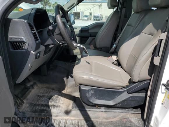 ✅ 2020 Ford F-150 XL • VIN: 1FTEX1CP8LFC46473 • Lot: 59129345. Wystawiony na Copart z przebiegiem 131 997 mil. Bezpłatny archiwum sprzedaży aukcyjnych z USA i szczegółowy raport historii pojazdu na DreamBid. Zdjęcie 7.