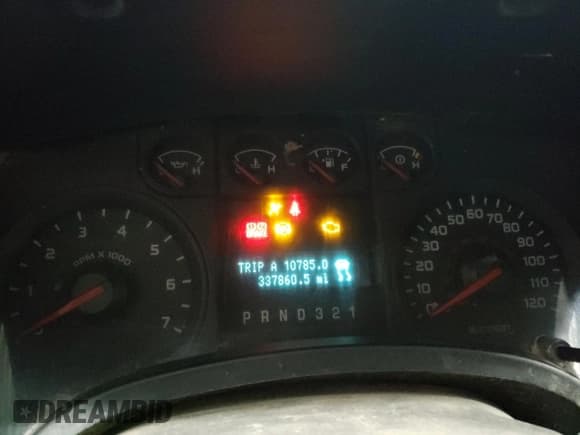 ✅ 2009 Ford F-150 XL • VIN: 1FTVF14V69KA27706 • Lot: 84182885. Wystawiony na Copart z przebiegiem 337 860 mil. Bezpłatny archiwum sprzedaży aukcyjnych z USA i szczegółowy raport historii pojazdu na DreamBid. Zdjęcie 9.