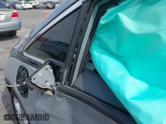 ✅ 2019 Chevrolet Bolt EV LT • VIN: 1G1FW6S06K4102223 • Lot: 42305594. Listed on IAAI with 136,966 mi. Free auction sales archive from the USA and detailed vehicle history report at DreamBid. Image 20.