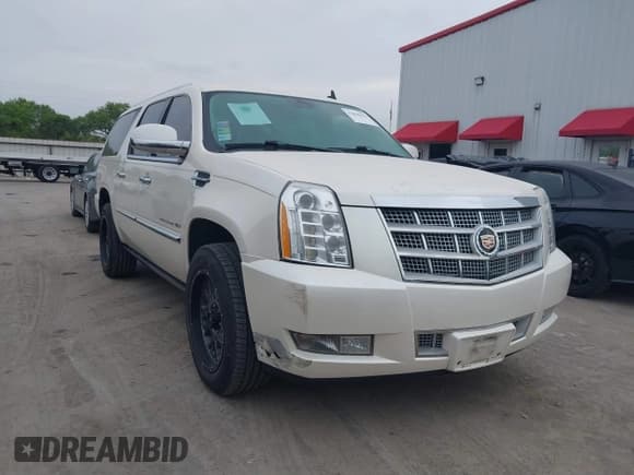✅ 2013 Cadillac Escalade ESV Platinum Edition • VIN: 1GYS3KEF3DR103255 • Лот: 41866633. Опубликован ранее на IAAI с пробегом 147 425 миль. Бесплатный доступ к архиву аукционных продаж из США и подробный отчёт об истории автомобиля на DreamBid. Изображение 1.