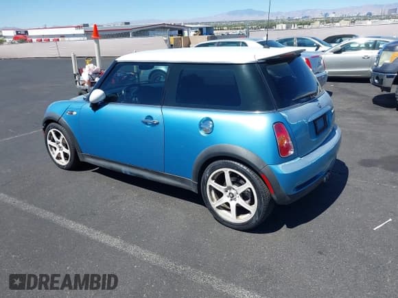 ✅ 2003 MINI Hardtop S • VIN: WMWRE33413TD73088 • Лот: 42521733. Опубликован ранее на IAAI с пробегом 221 915 миль. Бесплатный доступ к архиву аукционных продаж из США и подробный отчёт об истории автомобиля на DreamBid. Изображение 3.