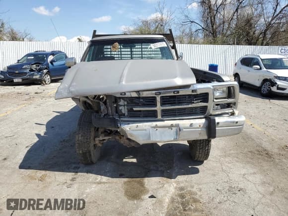 ✅ 1992 Dodge D/W 250 • VIN: 1B7KM26C0NS501198 • Lot: 50317475. Listed on Copart with 269,473 mi. Free auction sales archive from the USA and detailed vehicle history report at DreamBid. Image 5.