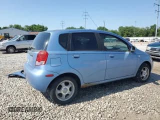 ✅ 2005 Chevrolet Aveo LS • VIN: KL1TD62675B296286 • Lot: 60978265. Wystawiony na Copart z przebiegiem 71 308 mil. Bezpłatny archiwum sprzedaży aukcyjnych z USA i szczegółowy raport historii pojazdu na DreamBid. Zdjęcie 3.