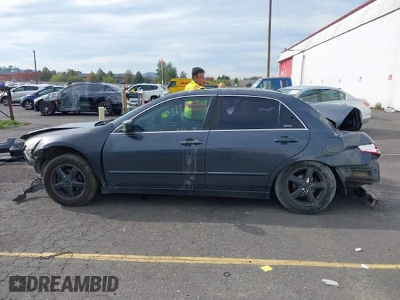 ✅ 2004 Honda Accord EX • VIN: JHMCM56874C027923 • Lot: 43465619. Wystawiony na IAAI z przebiegiem 384 771 mil. Bezpłatny archiwum sprzedaży aukcyjnych z USA i szczegółowy raport historii pojazdu na DreamBid. Zdjęcie 15.