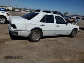 ✅ 1990 Mercedes-Benz 260 • VIN: WDBEA26DXLB246666 • Лот: 66454755. Опубликован ранее на Copart с пробегом 156 354 миль. Бесплатный доступ к архиву аукционных продаж из США и подробный отчёт об истории автомобиля на DreamBid. Изображение 3.