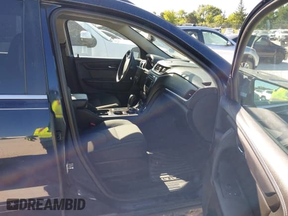 ✅ 2016 Chevrolet Traverse LT • VIN: 1GNKVGKD6GJ201612 • Lot: 43110701. Listed on IAAI with 99,846 mi. Free auction sales archive from the USA and detailed vehicle history report at DreamBid. Image 5.