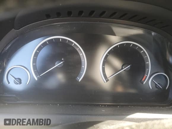 ✅ 2013 BMW 6 Series 650i • VIN: WBAYM9C57DDW20004 • Лот: 89395555. Опубликован ранее на Copart с пробегом Не указан. Бесплатный доступ к архиву аукционных продаж из США и подробный отчёт об истории автомобиля на DreamBid. Изображение 9.