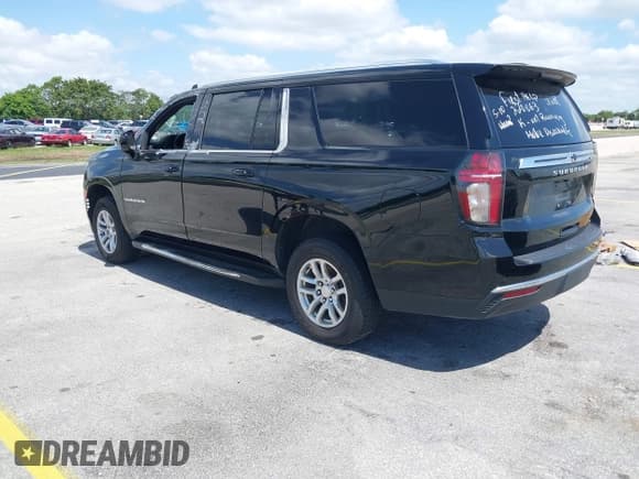 ✅ 2022 Chevrolet Suburban LT • VIN: 1GNSKCKD6NR220063 • Lot: 42255869. Listed on IAAI with 89,789 mi. Free auction sales archive from the USA and detailed vehicle history report at DreamBid. Image 3.