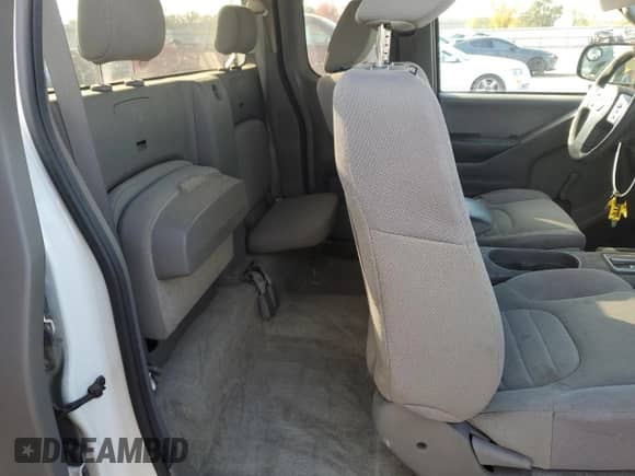 2015 Nissan Frontier S z VIN 1N6BD0CT1FN753919, wystawiony jako Copart lot #90352485 z przebiegiem 177 791 mil mil oraz Czysty tytuł • Clean title. Historia ofert i sprzedaży dostępna na DreamBid. Obrazek 10.