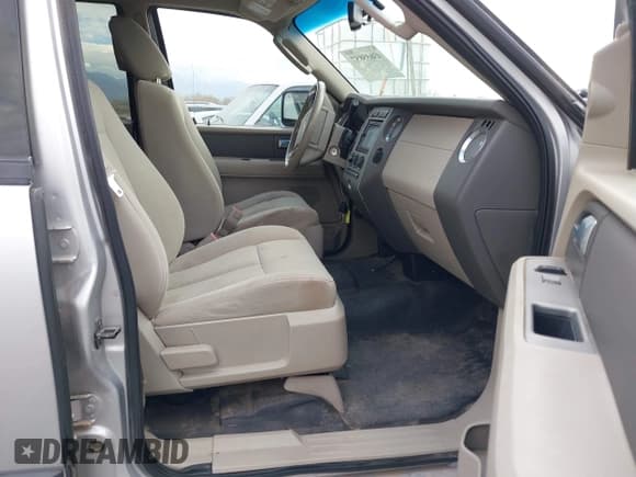 ✅ 2010 Ford Expedition SSV • VIN: 1FMJU1G50AEA99614 • Lot: 43655857. Wystawiony na IAAI z przebiegiem 157 032 mil. Bezpłatny archiwum sprzedaży aukcyjnych z USA i szczegółowy raport historii pojazdu na DreamBid. Zdjęcie 5.