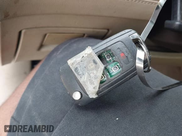 ✅ 2013 Buick LaCrosse Leather • VIN: 1G4GC5E35DF184551 • Lot: 43724188. Listed on IAAI with Not provided. Free auction sales archive from the USA and detailed vehicle history report at DreamBid. Image 11.