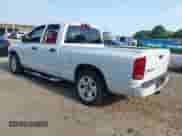 2003 Dodge 1500 ST z VIN 1D7HA18N83S214724, wystawiony jako IAAI lot #42566134 z przebiegiem 280 750 mil mil oraz . Historia ofert i sprzedaży dostępna na DreamBid. Obrazek 3.