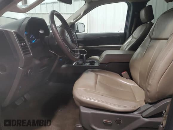 ✅ 2019 Ford Expedition Max XLT • VIN: 1FMJK1HT9KEA19330 • Lot: 84473205. Listed on Copart with 138,136 mi. Free auction sales archive from the USA and detailed vehicle history report at DreamBid. Image 7.