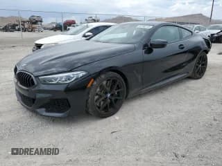 ✅ 2022 BMW 8 Series M850i xDrive • VIN: WBABC4C04NCJ45659 • Лот: 64786713. Опубликован ранее на Copart с пробегом 18 091 миль. Бесплатный доступ к архиву аукционных продаж из США и подробный отчёт об истории автомобиля на DreamBid. Изображение 1.