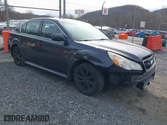✅ 2012 Subaru Legacy 2.5i • VIN: 4S3BMAA62C1033425 • Lot: 41743229. Wystawiony na IAAI z przebiegiem 187 726 mil. Bezpłatny archiwum sprzedaży aukcyjnych z USA i szczegółowy raport historii pojazdu na DreamBid. Zdjęcie 1.