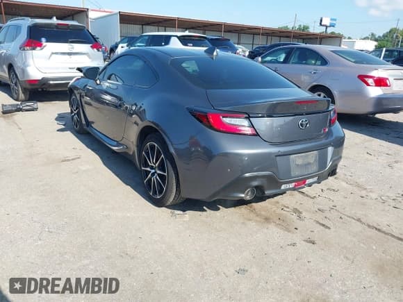 ✅ 2023 Toyota 86 • VIN: JF1ZNBC15P8750648 • Lot: 42242643. Listed on IAAI with 37,523 mi. Free auction sales archive from the USA and detailed vehicle history report at DreamBid. Image 3.
