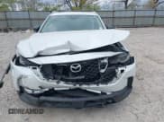 ✅ 2023 Mazda CX-50 S Premium Plus • VIN: 7MMVABEM7PN108865 • Lot: 42049215. Wystawiony na IAAI z przebiegiem 33 285 mil. Bezpłatny archiwum sprzedaży aukcyjnych z USA i szczegółowy raport historii pojazdu na DreamBid. Zdjęcie 6.