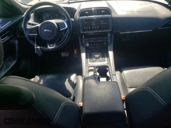 ✅ 2019 Jaguar F-Pace 25t R-Sport • VIN: SADCL2GX6KA396388 • Lot: 81367145. Listed on Copart with 225,509 mi. Free auction sales archive from the USA and detailed vehicle history report at DreamBid. Image 8.