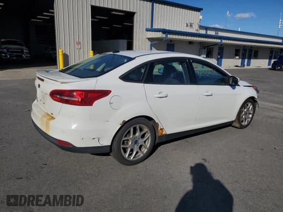 ✅ 2015 Ford Focus SE • VIN: 1FADP3F27FL310635 • Lot: 82332755. Listed on Copart with 199,212 mi. Free auction sales archive from the USA and detailed vehicle history report at DreamBid. Image 3.