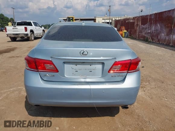 ✅ 2010 Lexus ES 330 • VIN: JTHBK1EG2A2412357 • Lot: 43252950. Listed on IAAI with 238,289 mi. Free auction sales archive from the USA and detailed vehicle history report at DreamBid. Image 17.