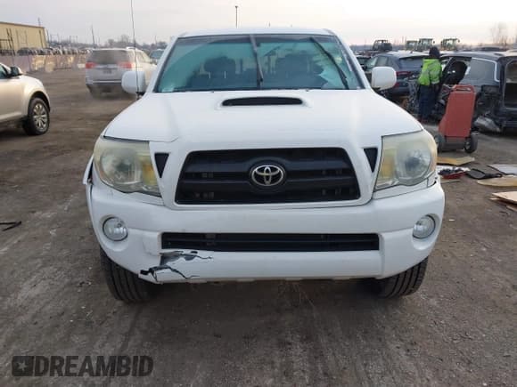 ✅ 2006 Toyota Tacoma PreRunner • VIN: 5TEJU62N06Z284114 • Лот: 41285658. Опубликован ранее на IAAI с пробегом 92 160 миль. Бесплатный доступ к архиву аукционных продаж из США и подробный отчёт об истории автомобиля на DreamBid. Изображение 13.
