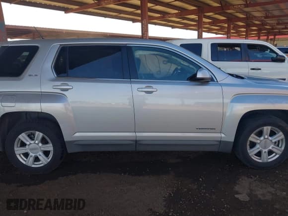 ✅ 2014 GMC Terrain SLE • VIN: 2GKFLVEK3E6229204 • Lot: 43617178. Wystawiony na IAAI z przebiegiem 136 082 mil. Bezpłatny archiwum sprzedaży aukcyjnych z USA i szczegółowy raport historii pojazdu na DreamBid. Zdjęcie 13.