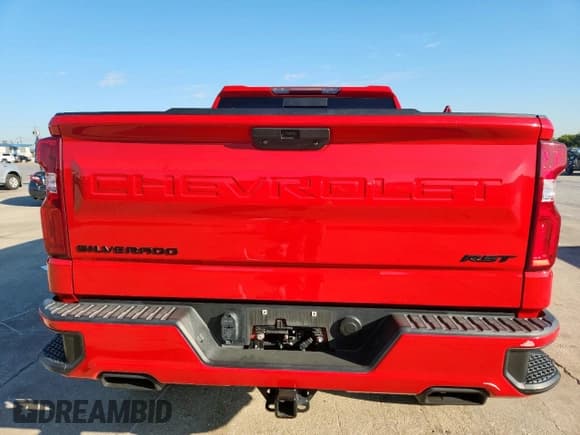 ✅ 2021 Chevrolet Silverado 1500 RST • VIN: 3GCUYEED7MG334370 • Lot: 82271005. Wystawiony na Copart z przebiegiem 85 017 mil. Bezpłatny archiwum sprzedaży aukcyjnych z USA i szczegółowy raport historii pojazdu na DreamBid. Zdjęcie 6.