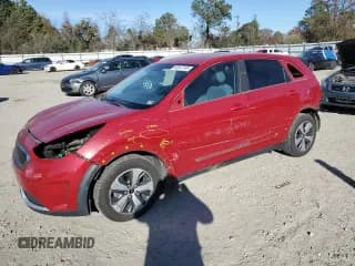 ✅ 2018 Kia Niro LX • VIN: KNDCB3LC4J5176228 • Лот: 92547145. Опубликован ранее на Copart с пробегом 137 063 миль. Бесплатный доступ к архиву аукционных продаж из США и подробный отчёт об истории автомобиля на DreamBid. Изображение 1.
